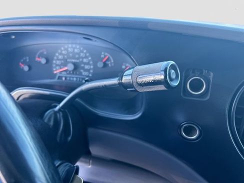 Used 2001 Ford E-350 and Econoline 350 Super Duty RWD image 19