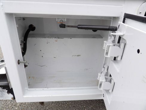 Used 2017 Ford F250 XL w/ Power Equipment Group image 49