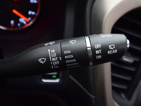 Used 2021 GMC Acadia Denali w/ Denali Technology Package image 39