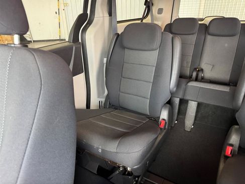 Used 2009 Dodge Grand Caravan SE w/ Climate Group FWD image 10