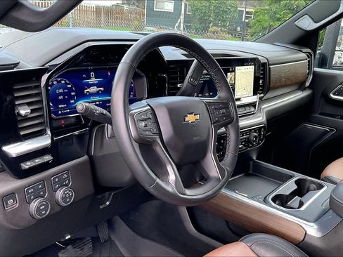 Certified 2025 Chevrolet Silverado 3500 High Country w/ High Country Premium Package image 14