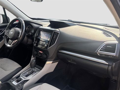 Used 2022 Subaru Forester Premium image 31