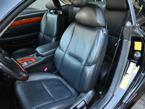 Used 2005 Lexus SC 430 Convertible image 37