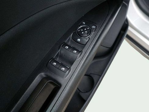 Used 2018 Ford Fusion SE FWD image 14