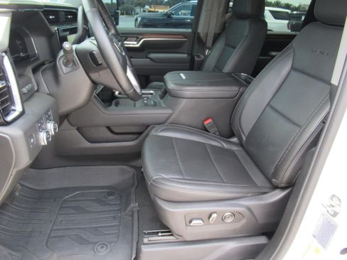 Used 2025 GMC Sierra 2500 Denali w/ Denali Reserve Package AWD/4WD image 19