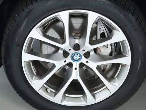 Certified 2022 BMW X5 xDrive45e w/ Executive Package image 40