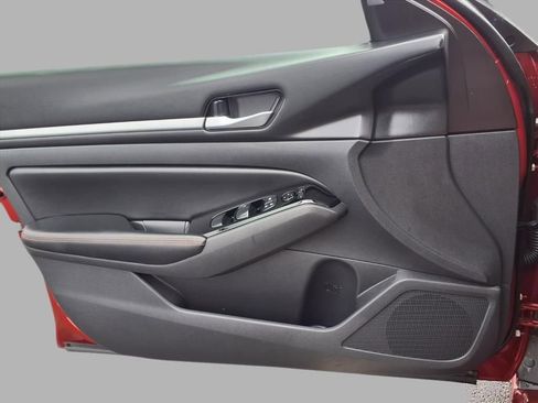 Used 2024 Nissan Altima 2.5 SR image 15