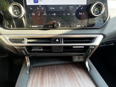 Used 2023 Lexus RX 350 Premium w/ Accessory Package AWD/4WD image 27