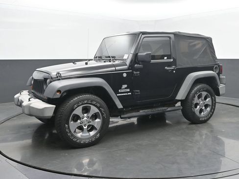 Used 2013 Jeep Wrangler Sport AWD/4WD image 2