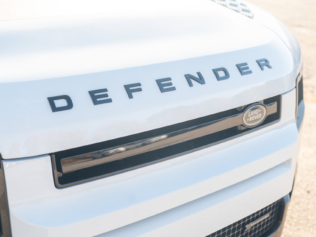 Used 2023 Land Rover Defender 130 X-Dynamic SE AWD/4WD image 16