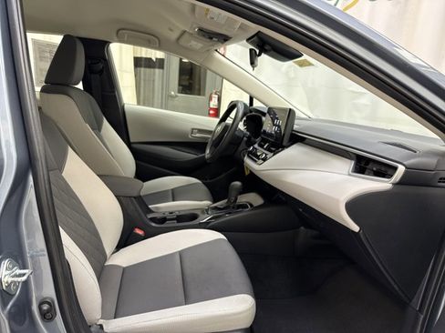 Used 2023 Toyota Corolla LE w/ Carpet Mat Package (TMS) image 27
