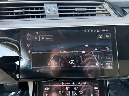 Used 2024 Audi Q8 e-tron Premium Plus w/ Premium Plus Package AWD/4WD image 22