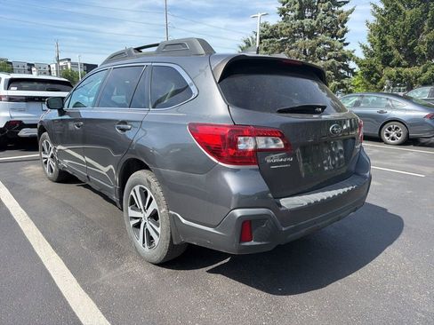 Used 2018 Subaru Outback 3.6R Limited AWD/4WD image 2