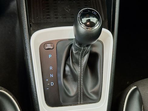 Used 2026 Hyundai Venue SEL FWD image 18