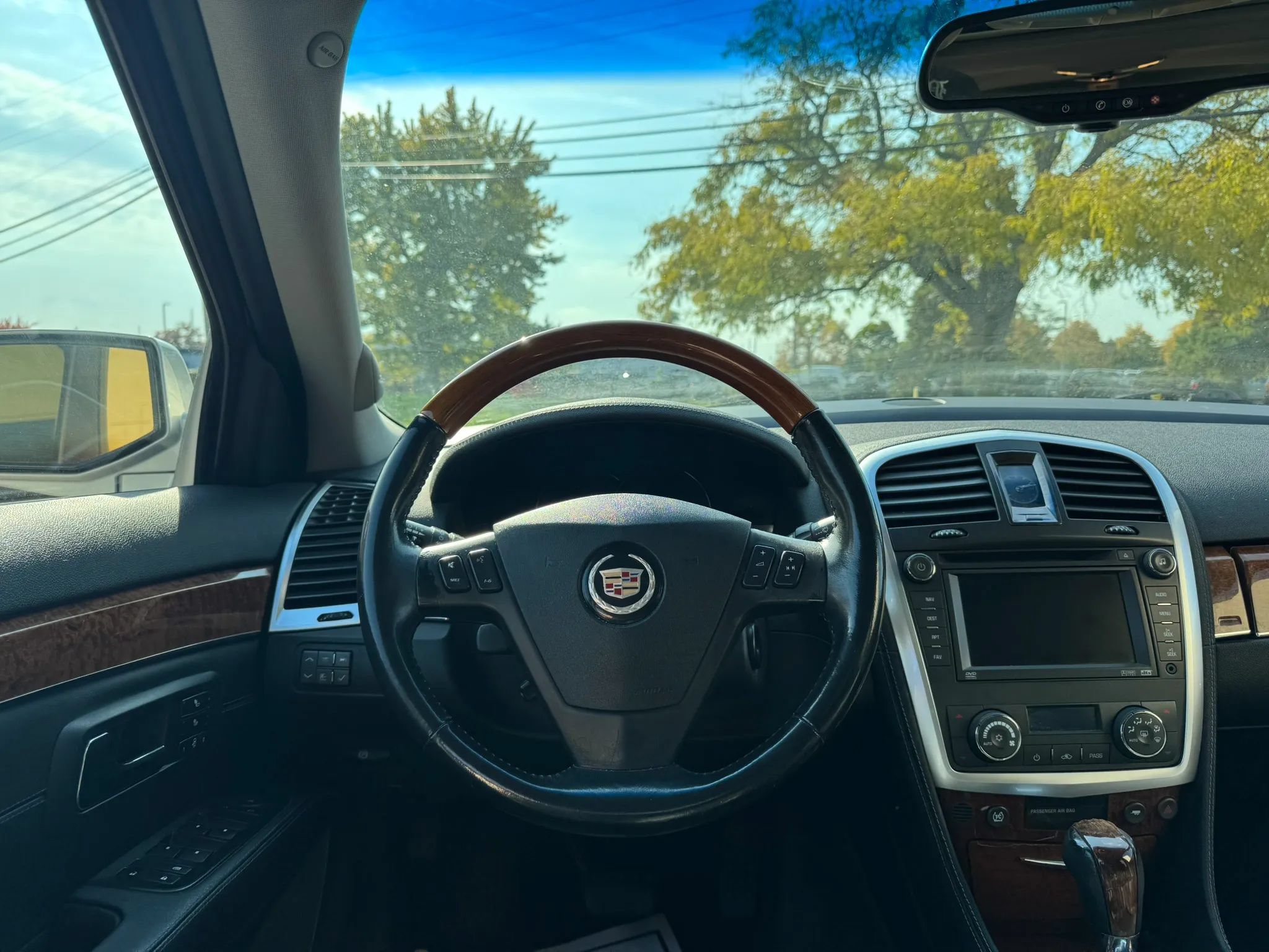 Used 2007 Cadillac SRX w/ Theater Package AWD/4WD image 16