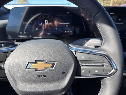 New 2026 Chevrolet Equinox LT w/ Convenience Package II image 13