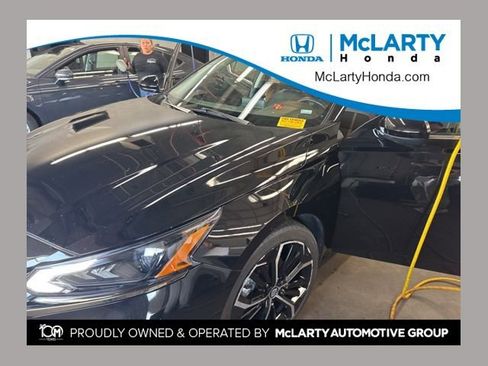 Used 2024 Nissan Altima 2.5 SR image 1