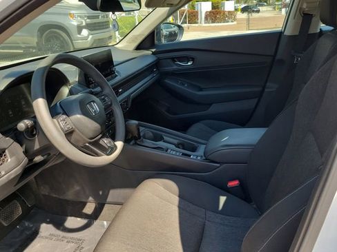 Used 2025 Honda Accord SE image 11