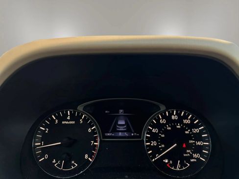 Used 2018 Nissan Pathfinder SL FWD image 20