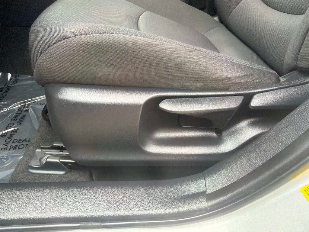 Used 2022 Toyota Corolla LE FWD image 20