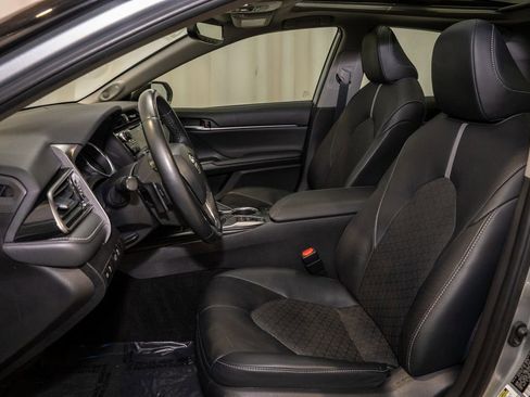 Used 2020 Toyota Camry XSE image 10