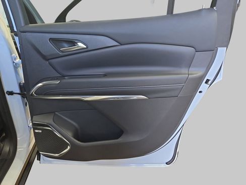 New 2026 Chevrolet Traverse High Country w/ LPO, Floor Liner Package image 13