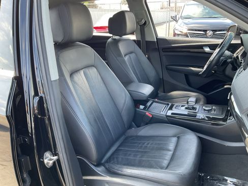 Used 2020 Audi Q5 2.0T Premium w/ Convenience Package AWD/4WD image 21