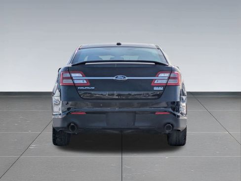 Used 2017 Ford Taurus SHO image 5