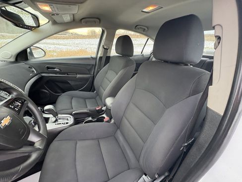 Used 2016 Chevrolet Cruze LT image 40