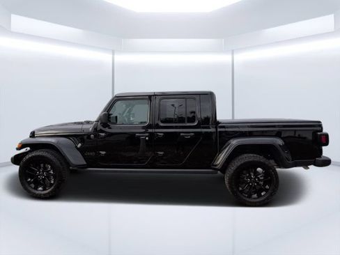 Used 2025 Jeep Gladiator Sport AWD/4WD image 6