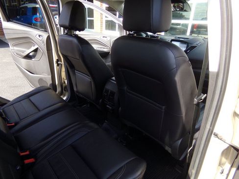 Used 2017 Ford Escape Titanium w/ Equipment Group 301A AWD/4WD image 25