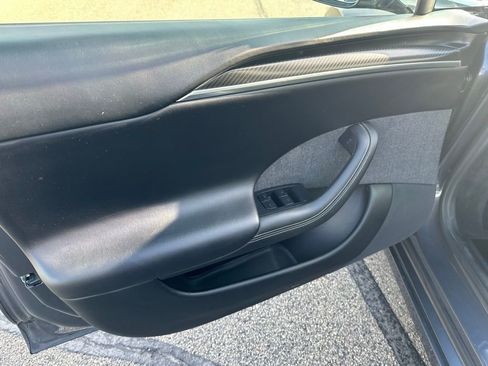 Used 2021 Tesla Model S Plaid image 11