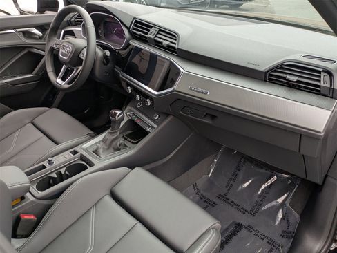 New 2025 Audi Q3 2.0T Premium image 9