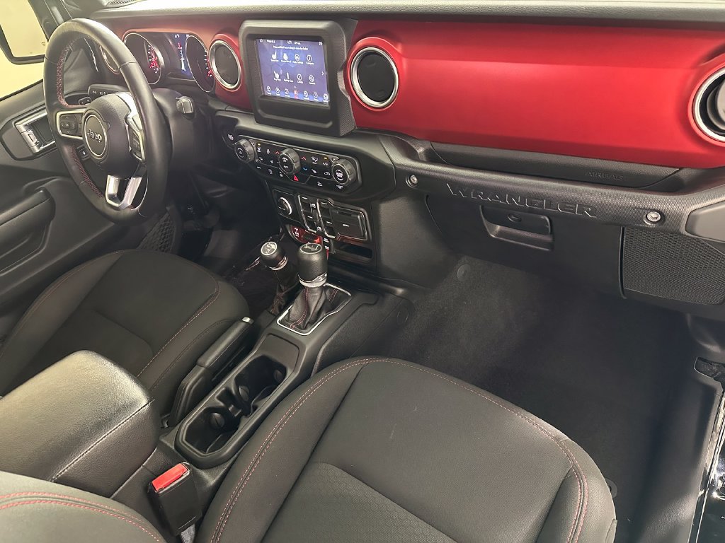 Used 2021 Jeep Wrangler Unlimited Rubicon w/ Cold Weather Group AWD/4WD image 19