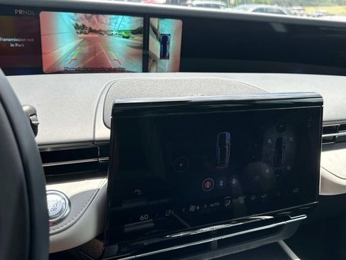 New 2025 Lincoln Nautilus Premier w/ Equipment Group 102A image 29