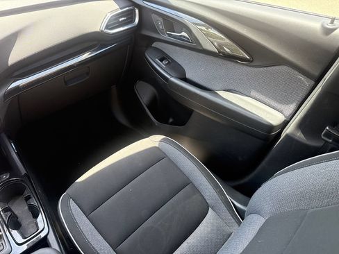 Used 2022 Chevrolet TrailBlazer LT w/ Confidence II Package FWD image 15