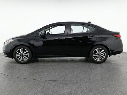 Used 2025 Nissan Versa SV FWD image 5
