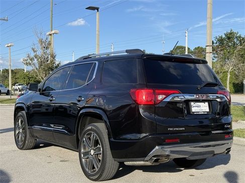 Used 2019 GMC Acadia Denali image 2