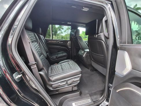 Used 2021 Cadillac Escalade Premium Luxury Platinum AWD/4WD image 15