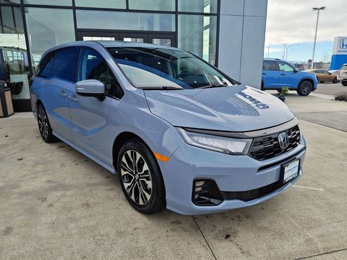 New 2026 Honda Odyssey Elite image 3