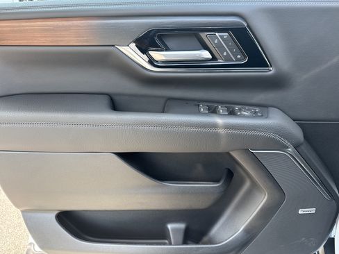 Used 2026 GMC Yukon XL Denali w/ Denali Reserve Package AWD/4WD image 14