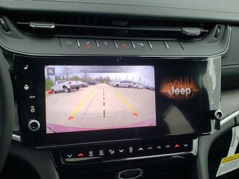 New 2026 Jeep Grand Cherokee Limited w/ Limited Altitude Package AWD/4WD image 11