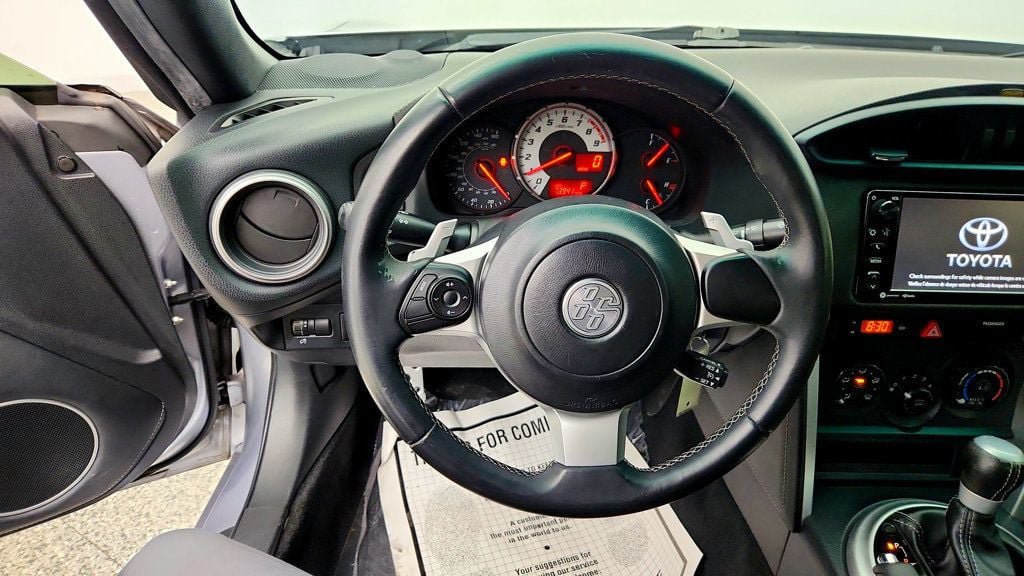 Used 2017 Toyota 86 RWD image 13