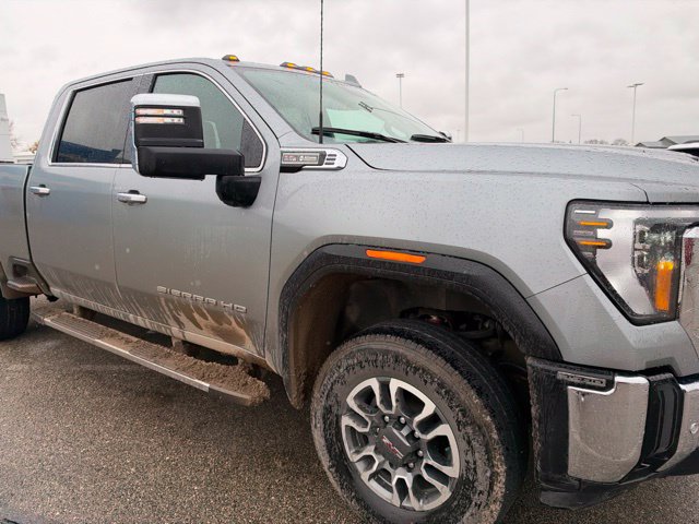 Used 2024 GMC Sierra 3500 SLT w/ SLT Premium Package AWD/4WD image 8
