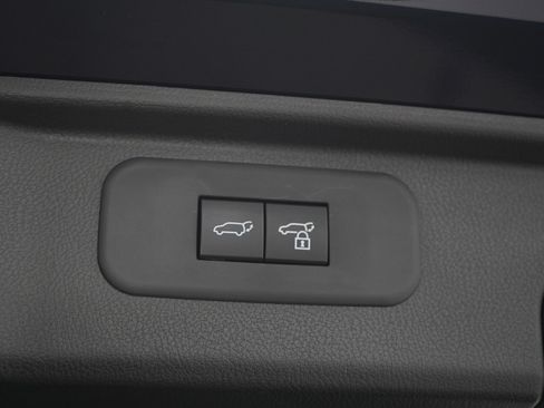 Used 2025 Toyota Grand Highlander AWD Hybrid image 12