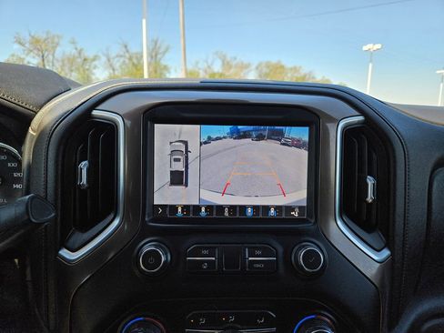 Used 2019 Chevrolet Silverado 1500 High Country w/ Technology Package AWD/4WD image 16