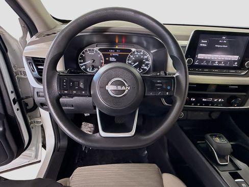 Used 2023 Nissan Rogue SV image 13