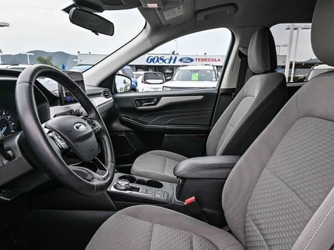 Used 2022 Ford Escape SE w/ SE Sport Appearance Package image 13