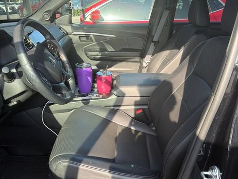 Used 2025 Honda Passport EX-L image 3