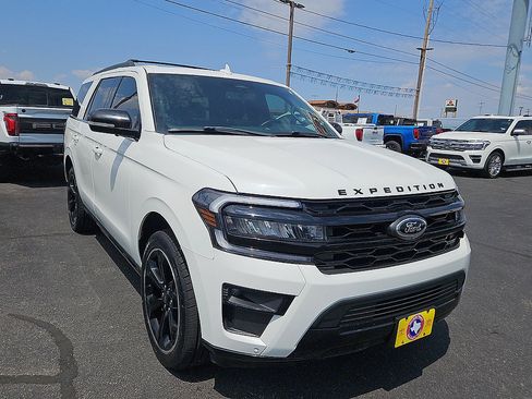 Used 2022 Ford Expedition Limited AWD/4WD image 6
